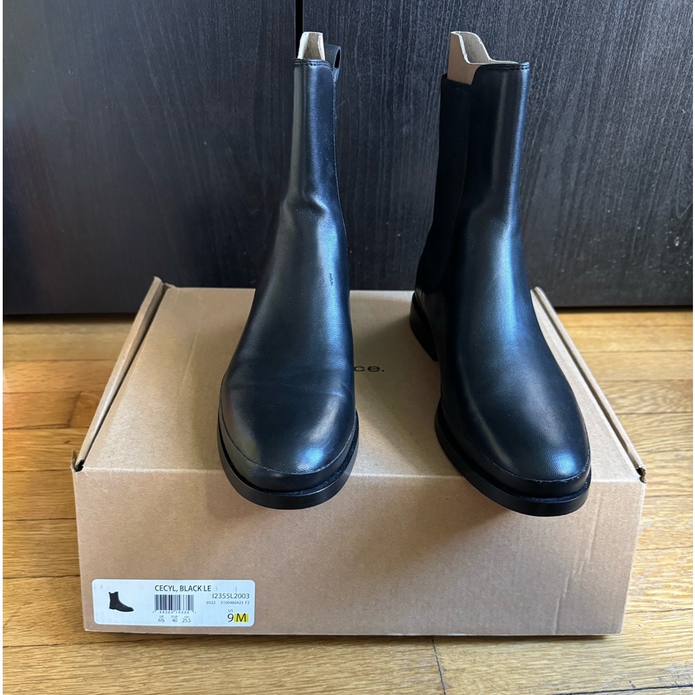 Vince Cecyl Pull On Chelsea Boots/Black/Size 9